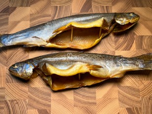 Шашлычок из кальмара х/к: Форель радужная х/к