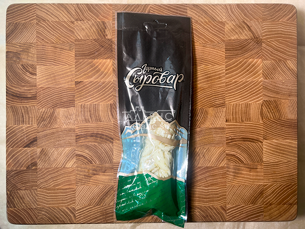 Сыр 100 гр ГОРНЫЙ СЫРОВАР (Косичка с укропом и чесноком) в Пушкино