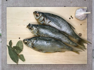 Лещ холодного копчения: Красноперка вяленая